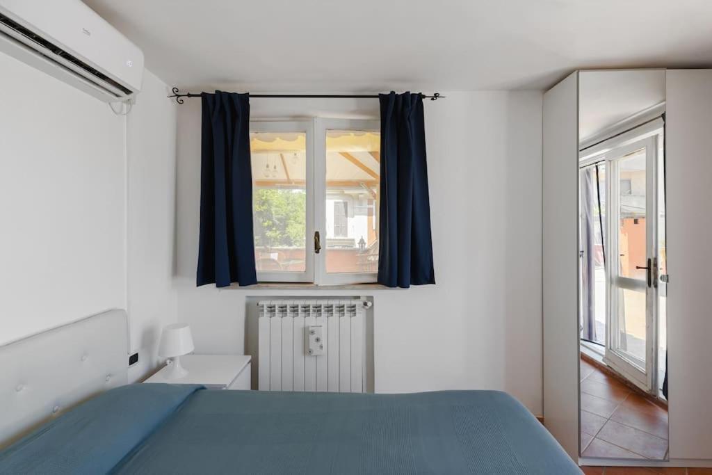 Penthouse With Jacuzzi On Private Terrace In Trastevere โรม ภายนอก รูปภาพ