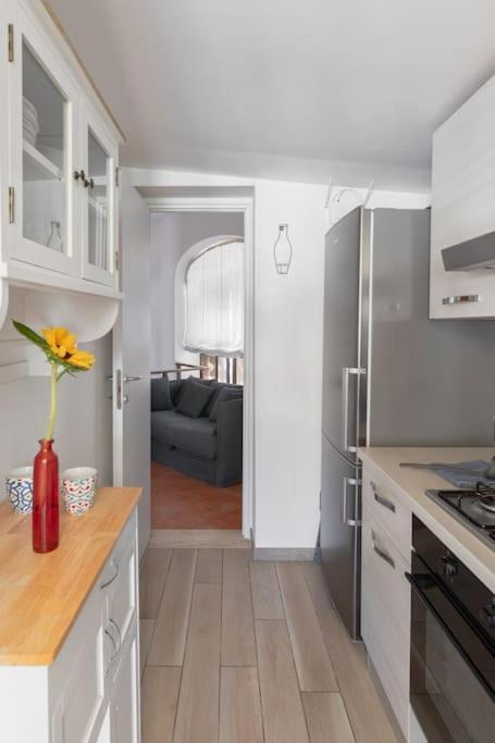 Penthouse With Jacuzzi On Private Terrace In Trastevere โรม ภายนอก รูปภาพ