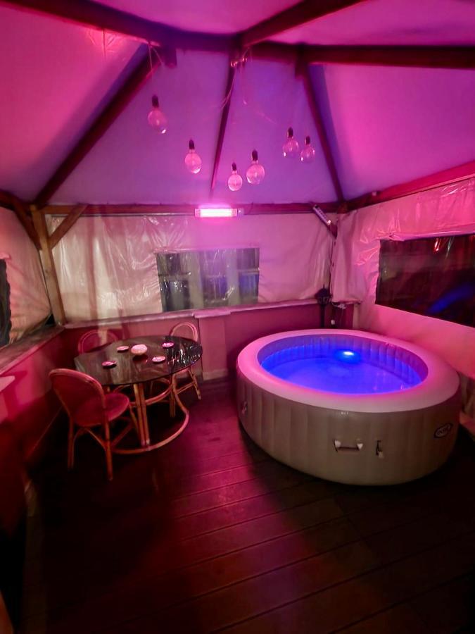 Penthouse With Jacuzzi On Private Terrace In Trastevere โรม ภายนอก รูปภาพ
